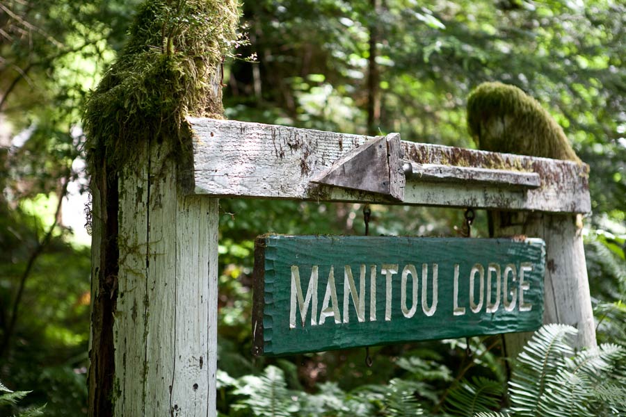 Manitou Lodge sign